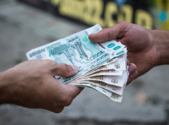 Сотни тысяч рублей выманила странствующая цыганка у жителей Ростовской области