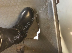 Ростовскую маршрутку-развалюху с дырявым полом сняла на видео взбешенная пассажирка