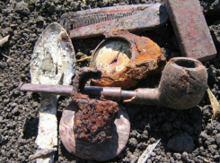 Остановившиеся часы указали точное время гибели немца под танком в Ростовской области 