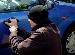 Необычный угон иномарки совершил мужчина в Ростовской области