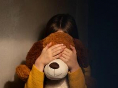 В Азове осудили женщину за истязание своего малолетнего ребенка