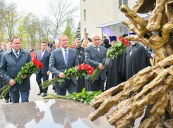 Первый в России памятник «Геноциду-нет!» открылся в Ростове