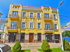 В доходном доме Мнацакановой в Ростове-на-Дону выставили на продажу квартиру за 90 млн рублей