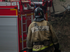 Двое хозяев воспламенившейся квартиры пострадали при пожаре в Ростовской области