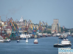 В Ростове моряки полгода удерживают свои суда, требуя выдать им зарплату 