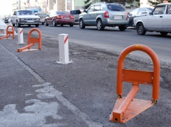 На Пушкинской убрали незаконные ограждения для парковки