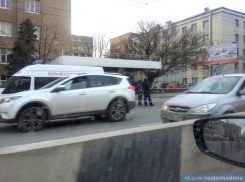 Из-за коробки с проводами взрывотехники оцепили проспект Нагибина