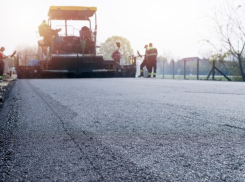 Машинистам дорожно-строительной техники предлагают в Ростове зарплату от 100 тысяч рублей