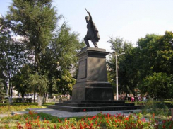 История памятника графу-атаману Матвею Платову в Новочеркасске