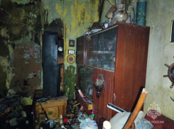 В Ростове 80-летняя пенсионерка погибла из-за упавшей на матрас свечи