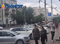 Горожане сообщают о прогремевших взрывах в центре Ростова у штаба ЮВО