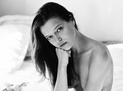 Интимное фото опубликовала в сети обнаженная модель Playboy из Ростова