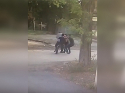В Таганроге вооруженные ножом преступники набросились на бизнесмена и забрали 9 млн рублей