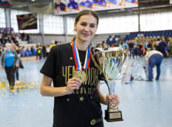 Прекрасные гандболистки клуба «Ростов-Дон» второй раз подряд покорили чемпионат России