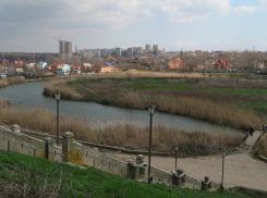 Из реки Темерник в Ростове вытащили 327 тонн склизкого мусора 