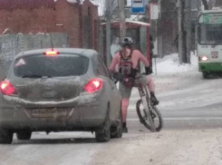 Суровый велосипедист-морж появился на дорогах Ростова