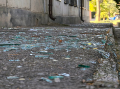 Глава региона показал кадры с последствиями ночной атаки в Сальске 