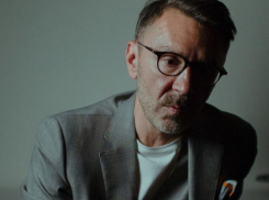 Чиновница из Ростова пожаловалась на Шнурова за мат на концерте