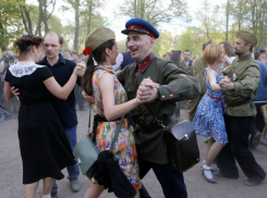 Газировку как в СССР и пасодобль от военного оркестра пообещали ростовчанам в День Победы