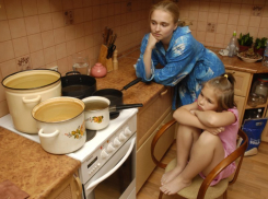 Почти два месяца жители многоэтажки на Западном в Ростове живут без горячей воды