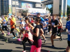 Более тысячи человек пробежали по улицам донской столицы 