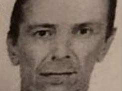 В куртке и домашних тапочках исчез из дома 48-летний худой житель Ростовской области