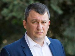 Ничего не рассказывает о своей работе депутат гордумы Антон Ревенко