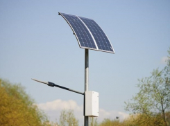 Инновационные фонари на солнечных батареях варварски уничтожили мужчины в Ростовской области 