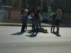 Тяжелые травмы под колесами «Инфинити» получила женщина-пешеход в центре Ростова