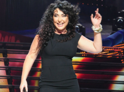 Певица Лолита опровергла слухи о плохом самочувствии на концерте в Ростове