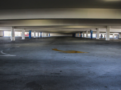 На консервацию недостроенной правительственной автостоянки на Театральном проспекте потратят 4,3 млн рублей