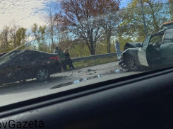 В Ростове на Левобережной молодой водитель «Тойота» спровоцировал ДТП с пятью пострадавшими