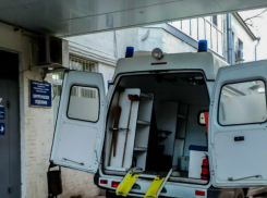 Дерзкий таксист протаранил машину Росгвардии с включенными мигалками в Ростове