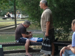 Маленький мальчик расшиб голову об асфальт после наезда лихого велосипедиста в Ростове