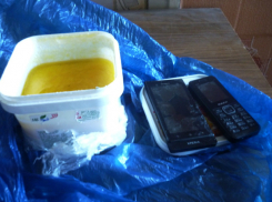 Сгущенкой и шоколадом с «говорящей» начинкой хотели побаловать родственники зэков под Ростовом