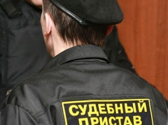 Должник устроил дебош с истерикой в офисе судебных приставов в Ростове