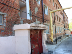 Последствия атаки БПЛА на школу-интернат показала глава района под Ростовом