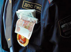 Суд приговорил мужчину за дачу взятки полицейскому