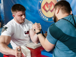 Донские спортсмены привезли награды с чемпионата России по армрестлингу