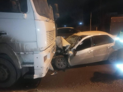 Таксист и его 15-летний пассажир пострадали в аварии в Ростове-на-Дону