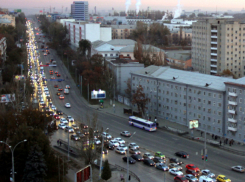 Чиновники «обрадовали» автолюбителей Ростова новыми дикими пробками в центре города