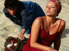 15-летний подросток украл телефон ростовчанки на пляже