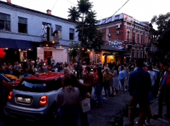 В Ростове закрыли три нелегальных летних кафе