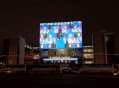 Жители проспекта Театральный пожаловались в мэрию на громкую музыку