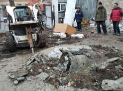 Уродливые самострои в центре Ростова уничтожили трактором