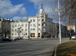 В Новочеркасске ветром сорвало шпиль со знаменитого здания