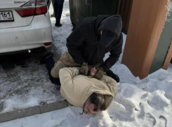 В Ростове задержали мужчину по делу о мошенничестве с деньгами родственника участника СВО