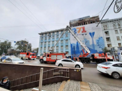 Из-за пожара в Ростове перекрыли Большую Садовую