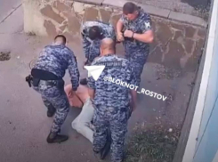 В Ростове после избиения мужчины задержали сотрудника Росгвардии