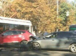 Массовая авария с «неприметным» трамваем спровоцировала огромную пробку в Ростове